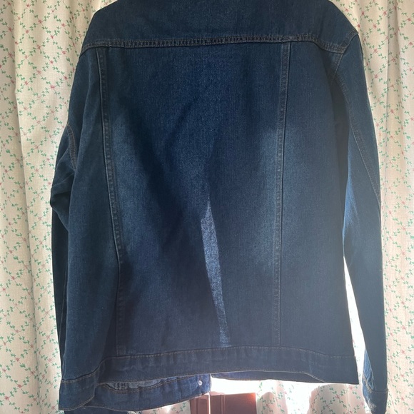 Distressed blue jean jacket - Picture 3 of 8